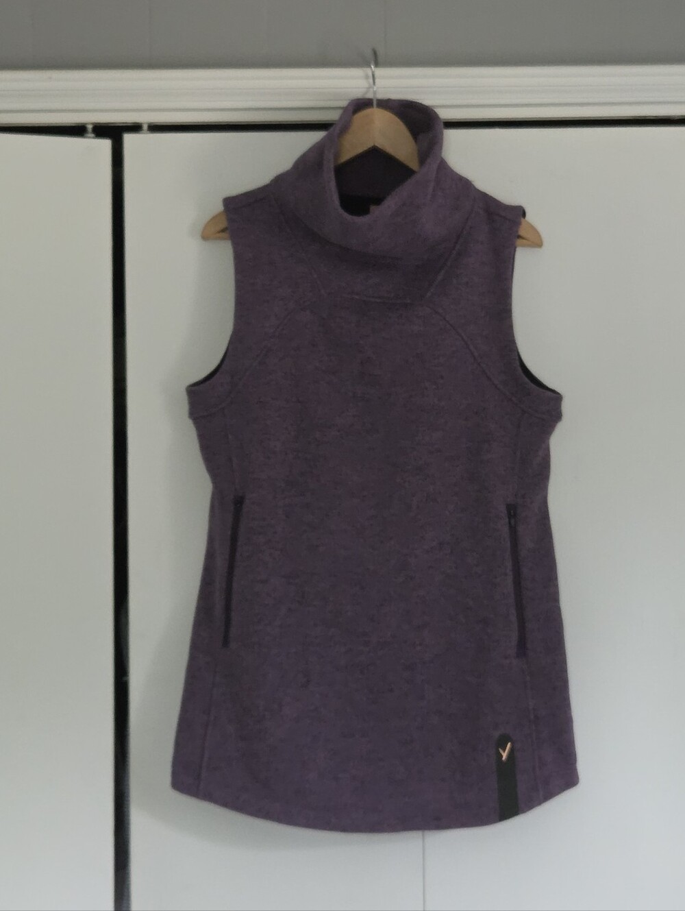 Indyeva Sleeveless Turtleneck Pullover Sweater Vest in Purple